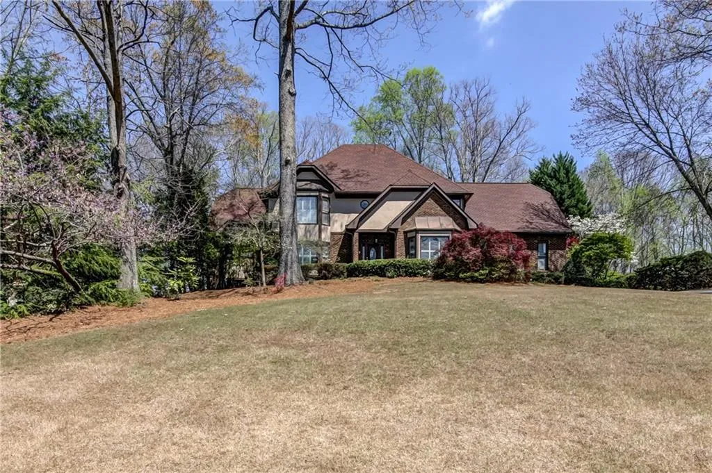 190 Grogans Landing, Sandy Springs, Georgia 30350, 5 Bedrooms Bedrooms, ,4 BathroomsBathrooms,Residential,Sold,190 Grogans Landing,5826788