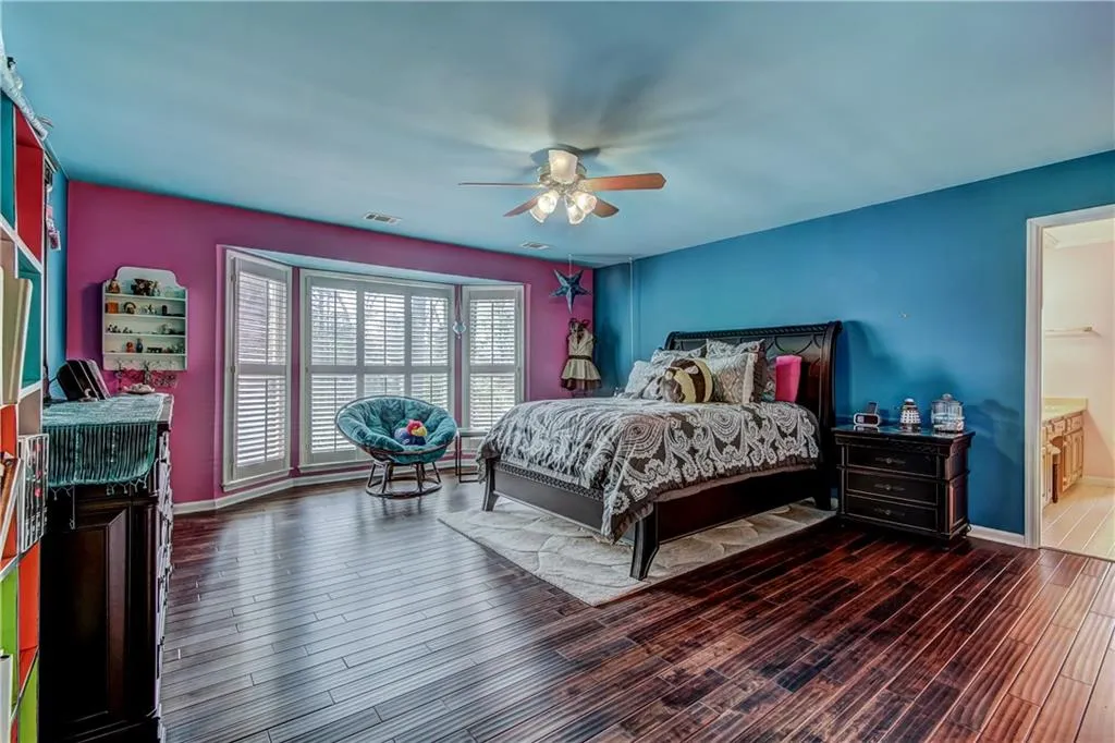 190 Grogans Landing, Sandy Springs, Georgia 30350, 5 Bedrooms Bedrooms, ,4 BathroomsBathrooms,Residential,Sold,190 Grogans Landing,5826788