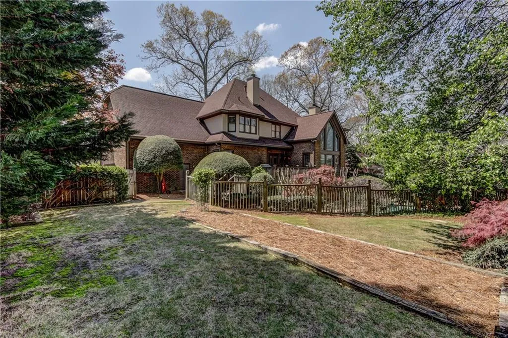 190 Grogans Landing, Sandy Springs, Georgia 30350, 5 Bedrooms Bedrooms, ,4 BathroomsBathrooms,Residential,Sold,190 Grogans Landing,5826788