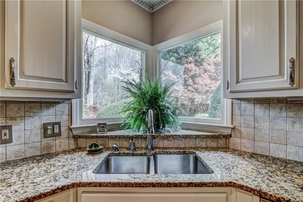 190 Grogans Landing, Sandy Springs, Georgia 30350, 5 Bedrooms Bedrooms, ,4 BathroomsBathrooms,Residential,Sold,190 Grogans Landing,5826788