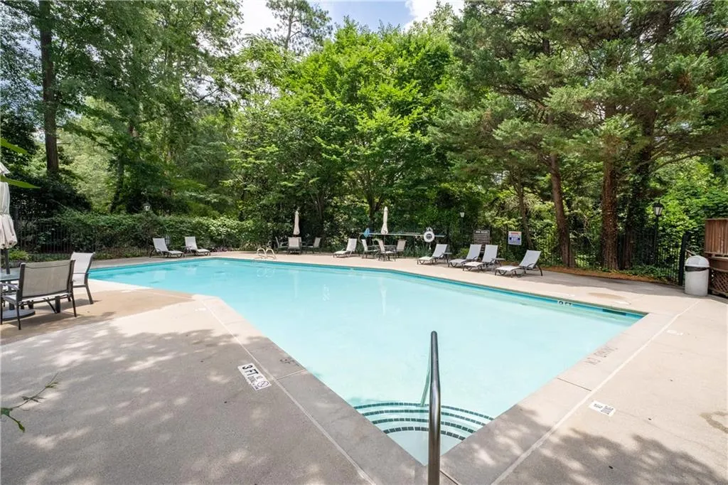 3071 Lenox Road Ne Unit 19, Atlanta, Georgia 30324, 2 Bedrooms Bedrooms, ,2 BathroomsBathrooms,Residential,For Sale,3071 Lenox Road Ne Unit 19,7623450