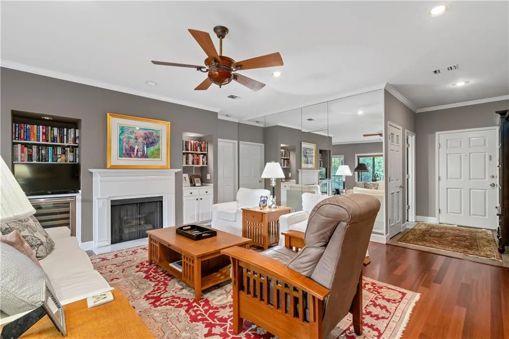 3071 Lenox Road Ne Unit 19, Atlanta, Georgia 30324, 2 Bedrooms Bedrooms, ,2 BathroomsBathrooms,Residential,For Sale,3071 Lenox Road Ne Unit 19,7623450