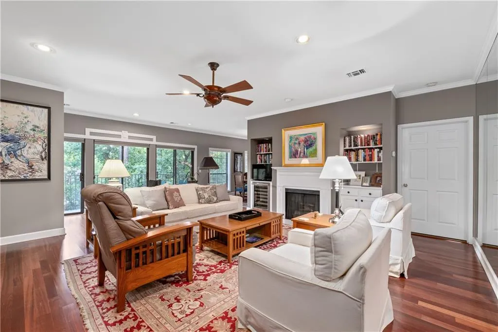 3071 Lenox Road Ne Unit 19, Atlanta, Georgia 30324, 2 Bedrooms Bedrooms, ,2 BathroomsBathrooms,Residential,For Sale,3071 Lenox Road Ne Unit 19,7623450