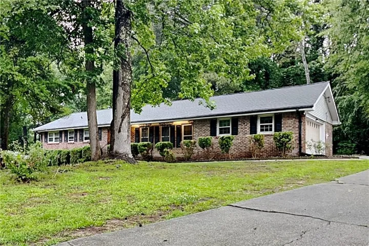 2755 Hickory Circle, Snellville, Georgia 30078