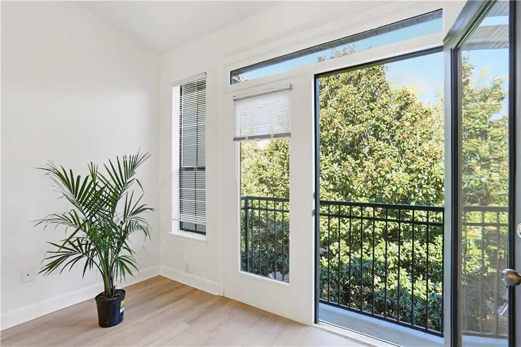 Juliet Balcony overlooking Greenspace