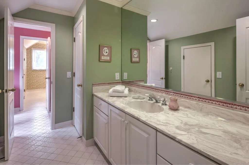 5330 Cross Roads Manor, Atlanta, Georgia 30327, 5 Bedrooms Bedrooms, ,5 BathroomsBathrooms,Residential,Sold,5330 Cross Roads Manor,5676860