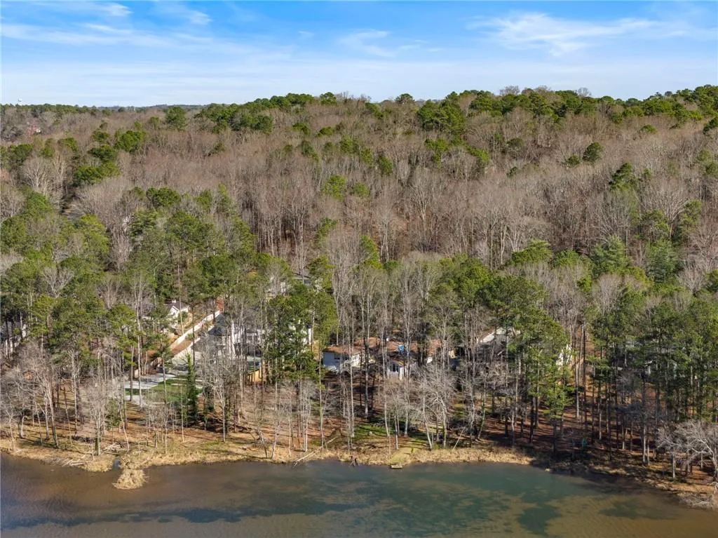 9355 Huntcliff Trace, Atlanta, Georgia 30350, 4 Bedrooms Bedrooms, ,5 BathroomsBathrooms,Residential,For Sale,9355 Huntcliff Trace,7743123