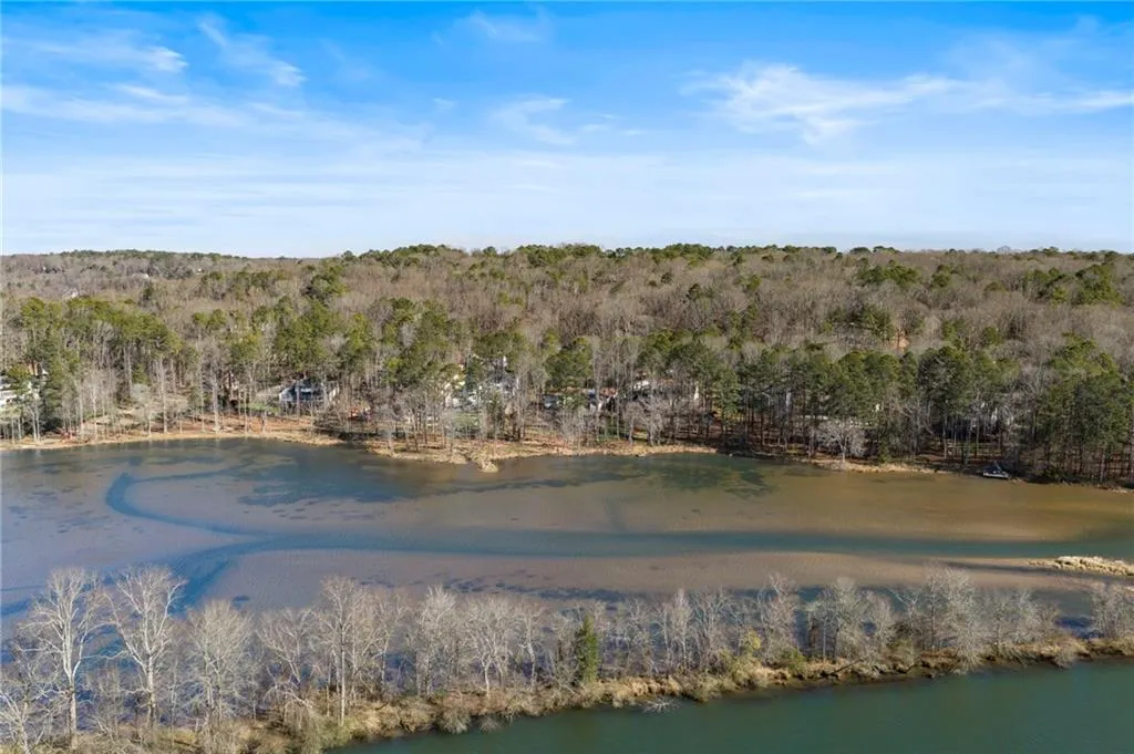 9355 Huntcliff Trace, Atlanta, Georgia 30350, 4 Bedrooms Bedrooms, ,5 BathroomsBathrooms,Residential,For Sale,9355 Huntcliff Trace,7743123