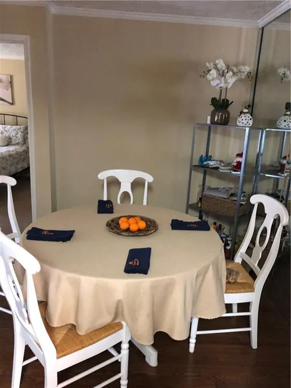 107 Natchez Trace, Sandy Springs, Georgia 30350, 2 Bedrooms Bedrooms, ,2 BathroomsBathrooms,Residential,Sold,107 Natchez Trace,6118501