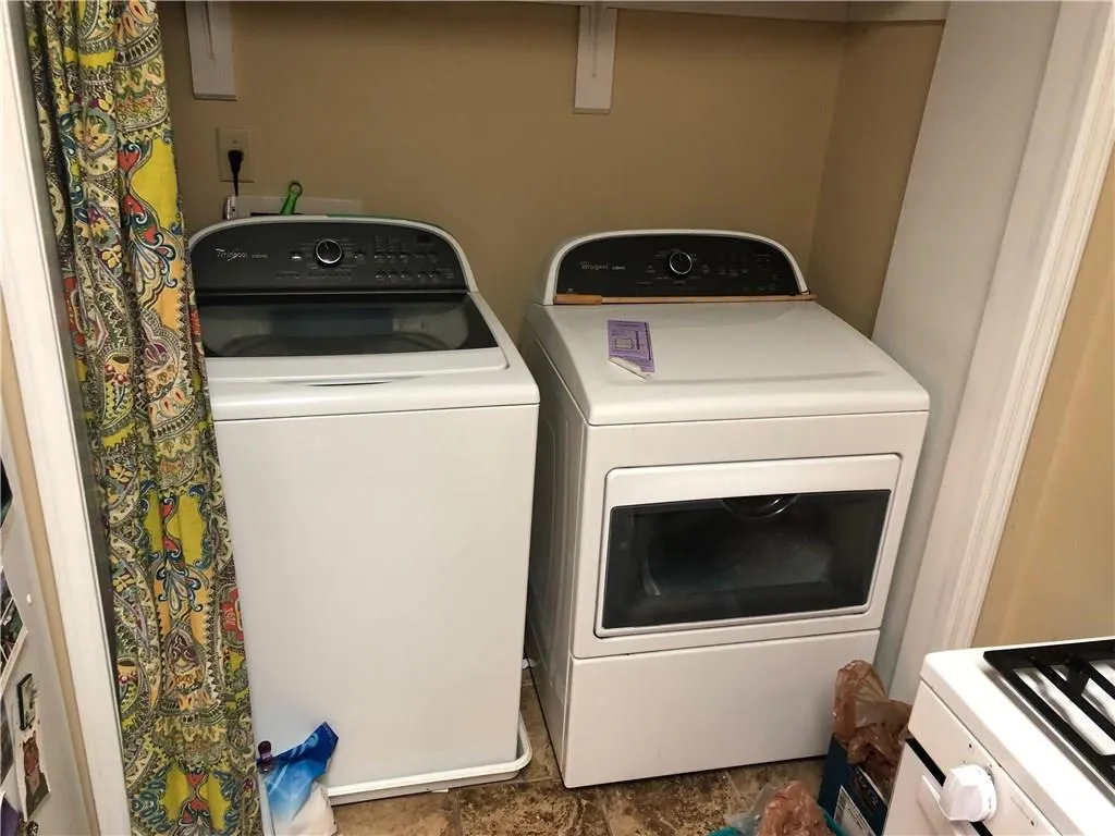 107 Natchez Trace, Sandy Springs, Georgia 30350, 2 Bedrooms Bedrooms, ,2 BathroomsBathrooms,Residential,Sold,107 Natchez Trace,6118501