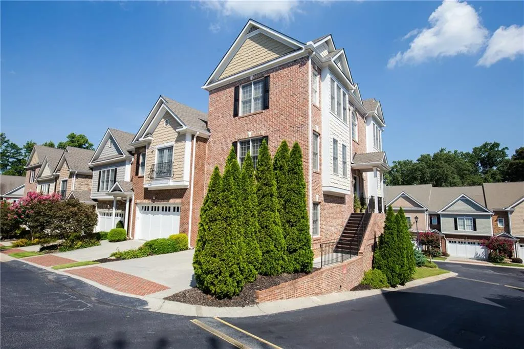5492 Glenridge Drive Ne Unit 572, Atlanta, Georgia 30342, 3 Bedrooms Bedrooms, ,3 BathroomsBathrooms,Residential,Sold,5492 Glenridge Drive Ne Unit 572,5898144 5492 Glenridge Drive Ne Unit 572, Atlanta, Georgia 30342, 3 Bedrooms Bedrooms, ,3 BathroomsBathrooms,Residential,Sold,5492 Glenridge Drive Ne Unit 572,5898144