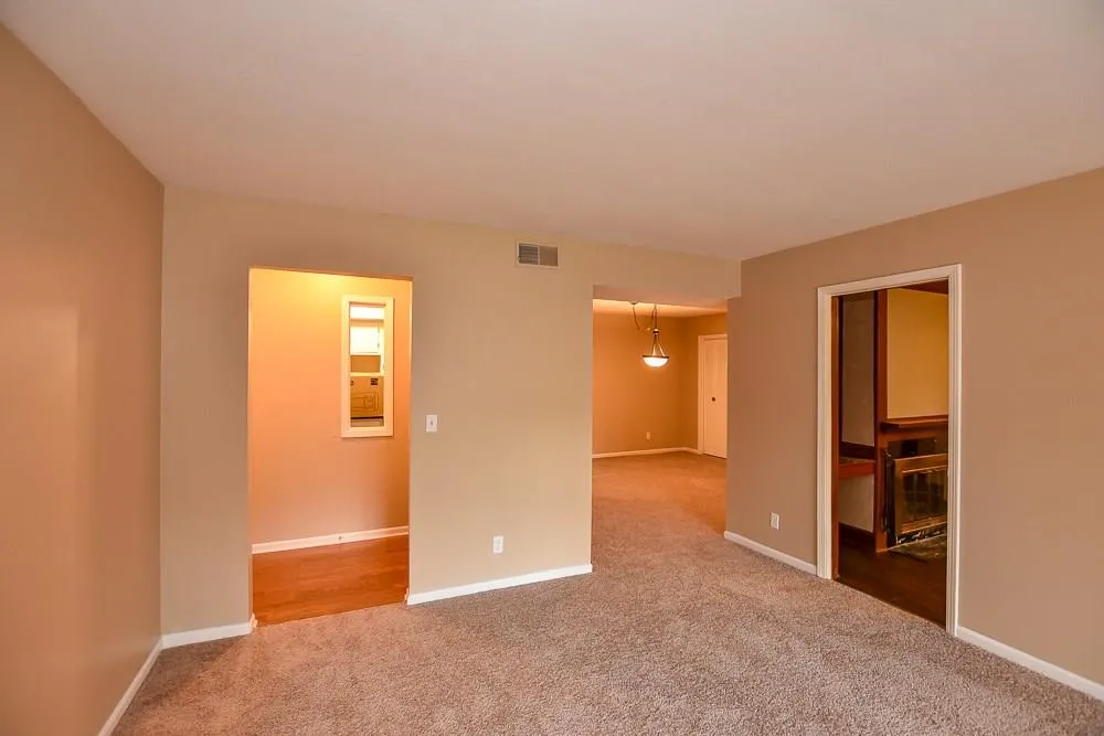 6851 Roswell Road Unit C10, Atlanta, Georgia 30328, 2 Bedrooms Bedrooms, ,2 BathroomsBathrooms,Residential,Sold,6851 Roswell Road Unit C10,5962416