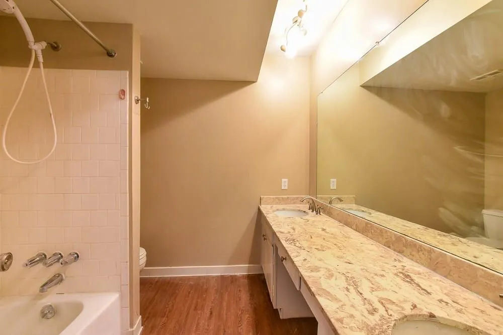 6851 Roswell Road Unit C10, Atlanta, Georgia 30328, 2 Bedrooms Bedrooms, ,2 BathroomsBathrooms,Residential,Sold,6851 Roswell Road Unit C10,5962416