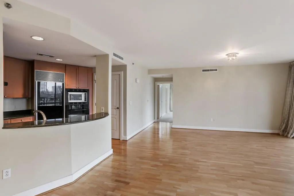 700 Park Regency Place Unit 703, Atlanta, Georgia 30326, 2 Bedrooms Bedrooms, ,2 BathroomsBathrooms,Residential,Sold,700 Park Regency Place Unit 703,5976351