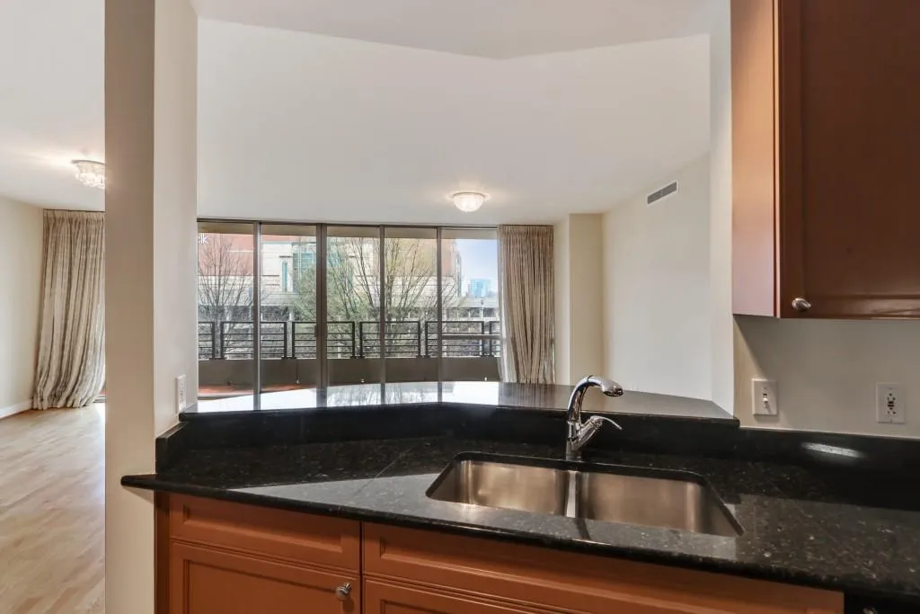 700 Park Regency Place Unit 703, Atlanta, Georgia 30326, 2 Bedrooms Bedrooms, ,2 BathroomsBathrooms,Residential,Sold,700 Park Regency Place Unit 703,5976351