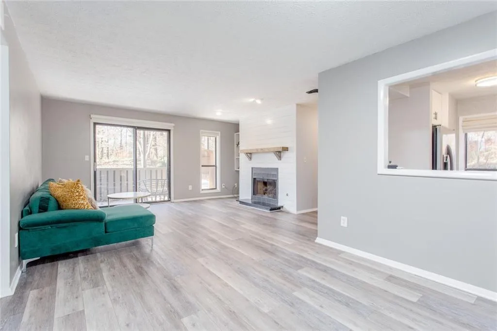 1402 Woodcliff Drive, Sandy Springs, Georgia 30350, 1 Bedroom Bedrooms, ,1 BathroomBathrooms,Residential,Sold,1402 Woodcliff Drive,6975263