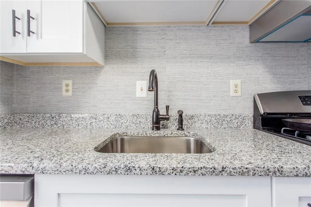 1402 Woodcliff Drive, Sandy Springs, Georgia 30350, 1 Bedroom Bedrooms, ,1 BathroomBathrooms,Residential,Sold,1402 Woodcliff Drive,6975263