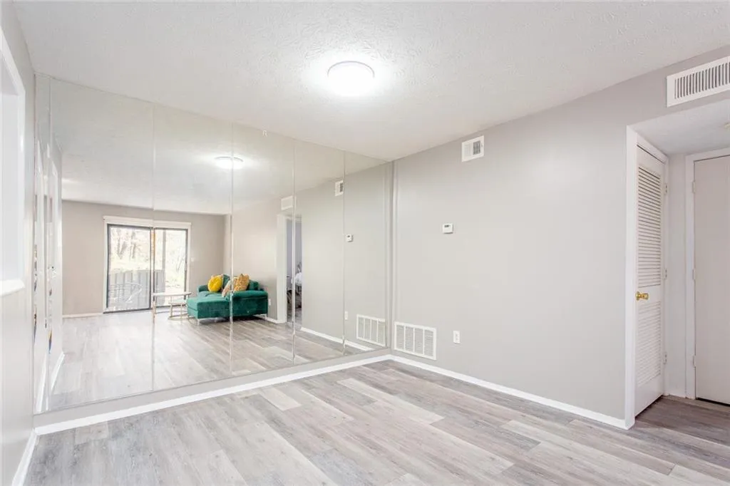 1402 Woodcliff Drive, Sandy Springs, Georgia 30350, 1 Bedroom Bedrooms, ,1 BathroomBathrooms,Residential,Sold,1402 Woodcliff Drive,6975263