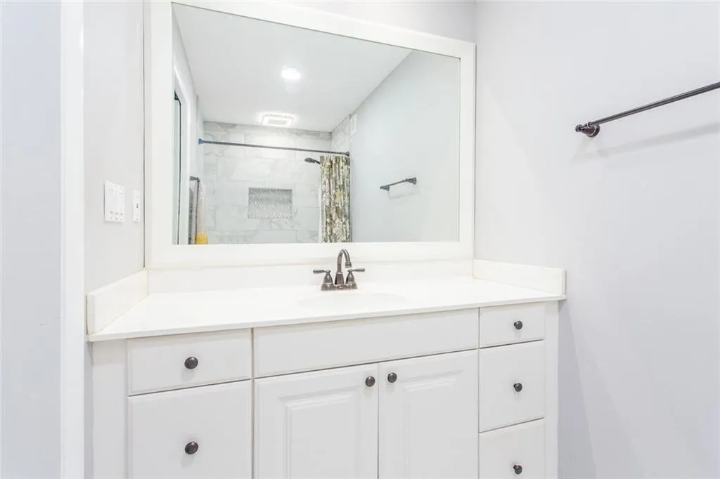 1402 Woodcliff Drive, Sandy Springs, Georgia 30350, 1 Bedroom Bedrooms, ,1 BathroomBathrooms,Residential,Sold,1402 Woodcliff Drive,6975263