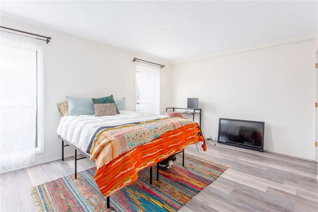 1402 Woodcliff Drive, Sandy Springs, Georgia 30350, 1 Bedroom Bedrooms, ,1 BathroomBathrooms,Residential,Sold,1402 Woodcliff Drive,6975263