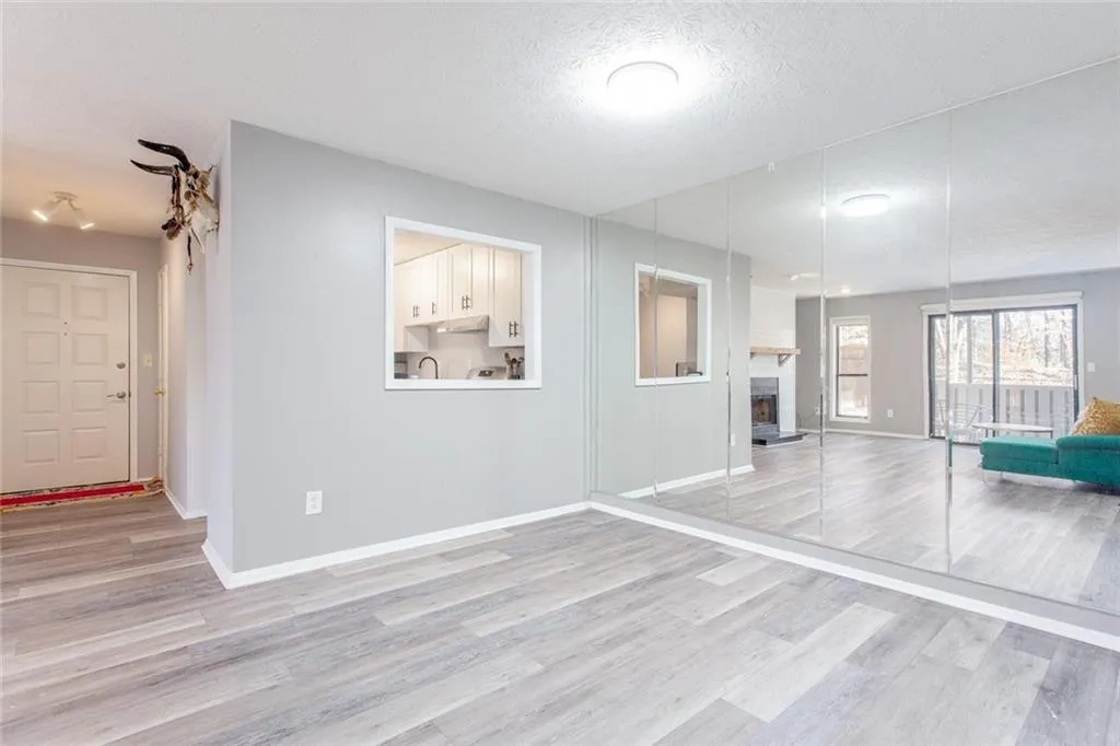 1402 Woodcliff Drive, Sandy Springs, Georgia 30350, 1 Bedroom Bedrooms, ,1 BathroomBathrooms,Residential,Sold,1402 Woodcliff Drive,6975263