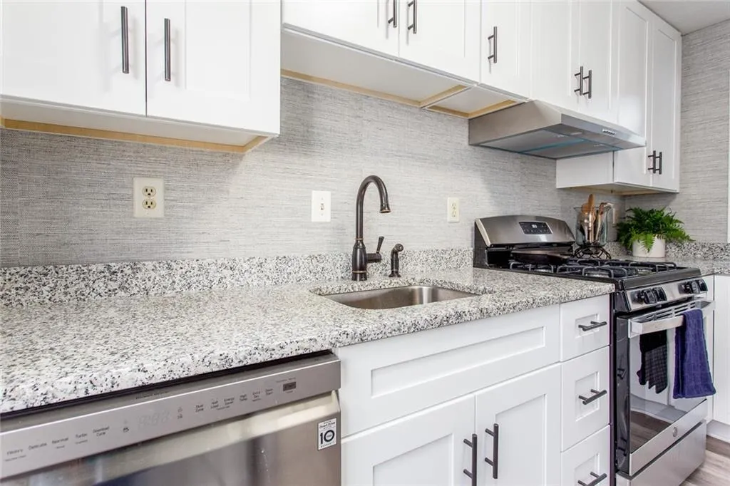 1402 Woodcliff Drive, Sandy Springs, Georgia 30350, 1 Bedroom Bedrooms, ,1 BathroomBathrooms,Residential,Sold,1402 Woodcliff Drive,6975263