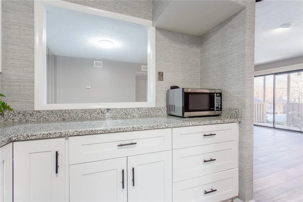 1402 Woodcliff Drive, Sandy Springs, Georgia 30350, 1 Bedroom Bedrooms, ,1 BathroomBathrooms,Residential,Sold,1402 Woodcliff Drive,6975263