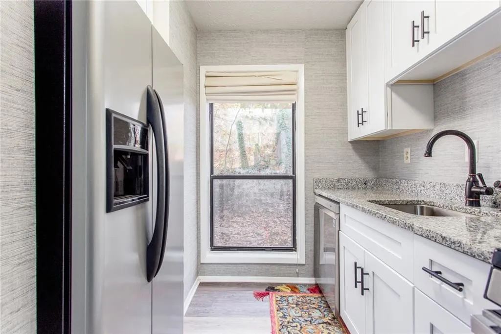 1402 Woodcliff Drive, Sandy Springs, Georgia 30350, 1 Bedroom Bedrooms, ,1 BathroomBathrooms,Residential,Sold,1402 Woodcliff Drive,6975263