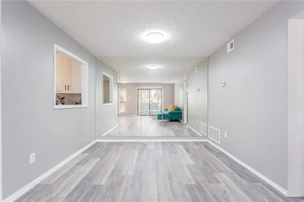 1402 Woodcliff Drive, Sandy Springs, Georgia 30350, 1 Bedroom Bedrooms, ,1 BathroomBathrooms,Residential,Sold,1402 Woodcliff Drive,6975263