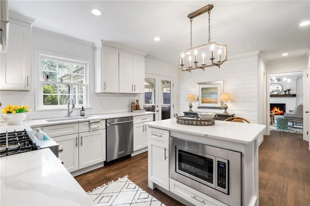 6615 Williamson Drive, Atlanta, Georgia 30328, 3 Bedrooms Bedrooms, ,2 BathroomsBathrooms,Residential,For Sale,6615 Williamson Drive,7735444