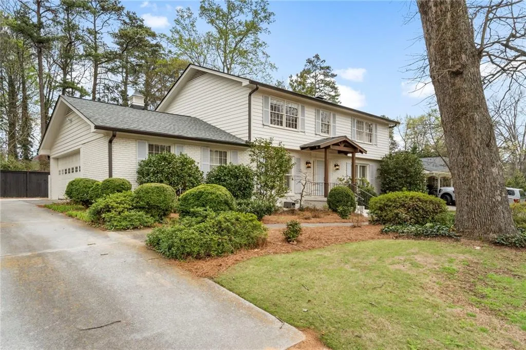 6615 Williamson Drive, Atlanta, Georgia 30328, 3 Bedrooms Bedrooms, ,2 BathroomsBathrooms,Residential,For Sale,6615 Williamson Drive,7735444