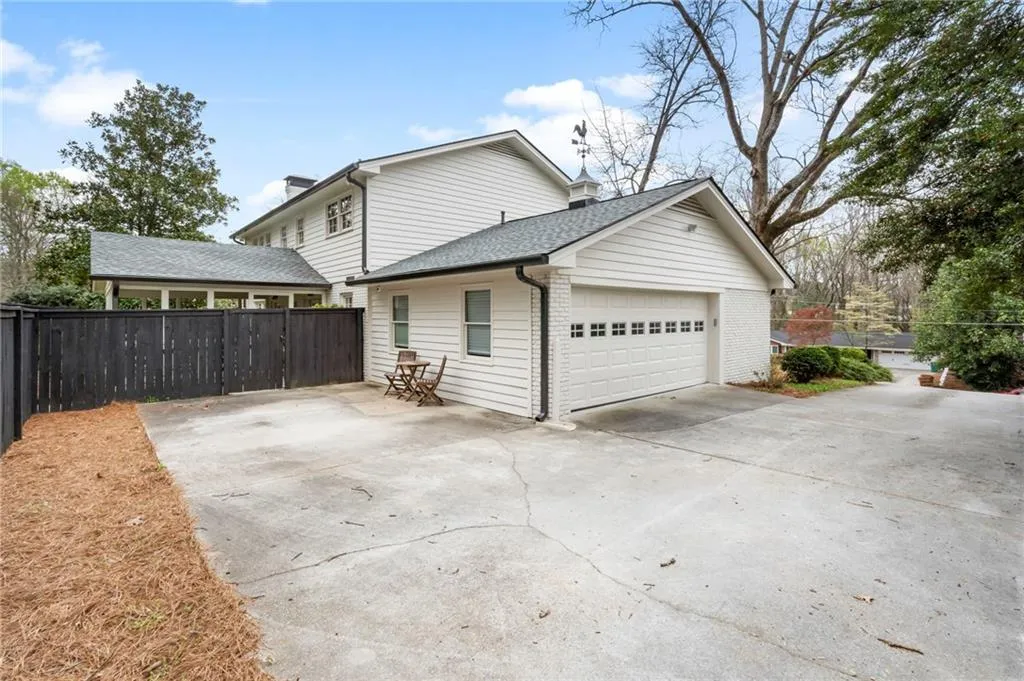 6615 Williamson Drive, Atlanta, Georgia 30328, 3 Bedrooms Bedrooms, ,2 BathroomsBathrooms,Residential,For Sale,6615 Williamson Drive,7735444