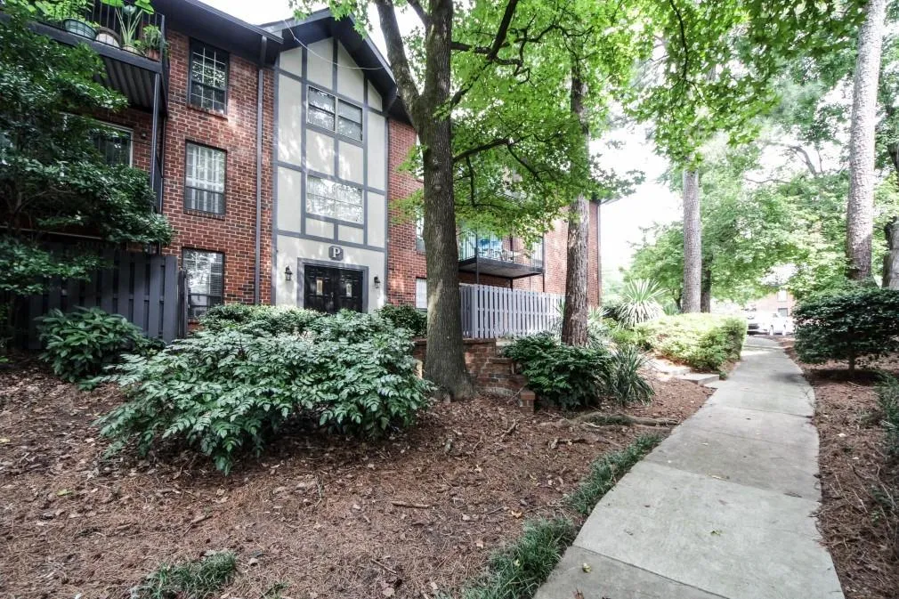 6851 Roswell Road Unit P2, Atlanta, Georgia 30328, 2 Bedrooms Bedrooms, ,2 BathroomsBathrooms,Residential,Sold,6851 Roswell Road Unit P2,6062320