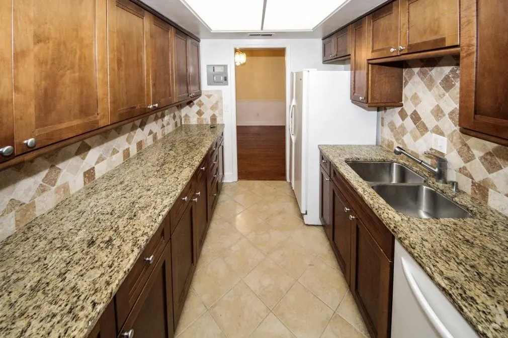 6851 Roswell Road Unit P2, Atlanta, Georgia 30328, 2 Bedrooms Bedrooms, ,2 BathroomsBathrooms,Residential,Sold,6851 Roswell Road Unit P2,6062320