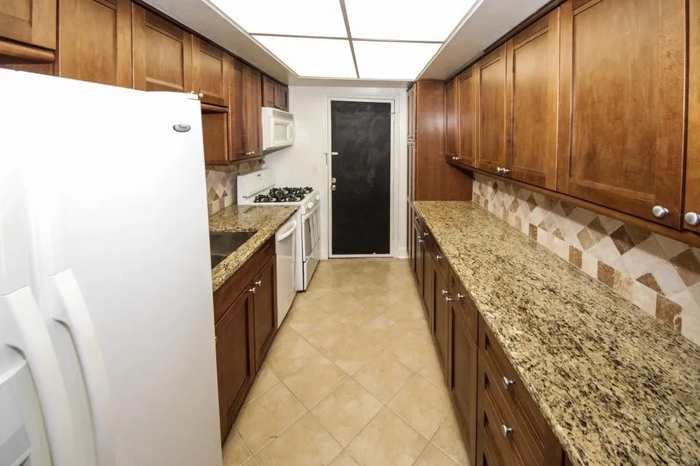 6851 Roswell Road Unit P2, Atlanta, Georgia 30328, 2 Bedrooms Bedrooms, ,2 BathroomsBathrooms,Residential,Sold,6851 Roswell Road Unit P2,6062320