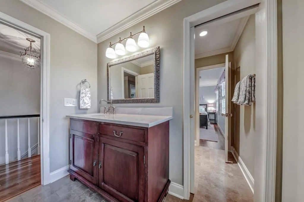 930 Edgewater Court Nw, Sandy Springs, Georgia 30328, 5 Bedrooms Bedrooms, ,4 BathroomsBathrooms,Residential,Sold,930 Edgewater Court Nw,6530508