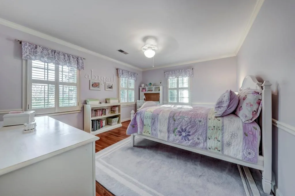 930 Edgewater Court Nw, Sandy Springs, Georgia 30328, 5 Bedrooms Bedrooms, ,4 BathroomsBathrooms,Residential,Sold,930 Edgewater Court Nw,6530508