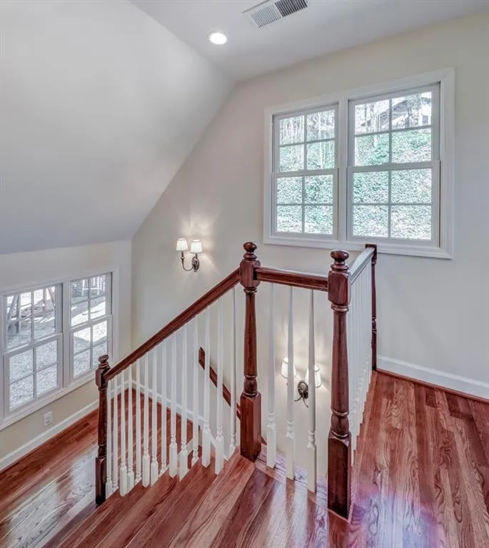930 Edgewater Court Nw, Sandy Springs, Georgia 30328, 5 Bedrooms Bedrooms, ,4 BathroomsBathrooms,Residential,Sold,930 Edgewater Court Nw,6530508
