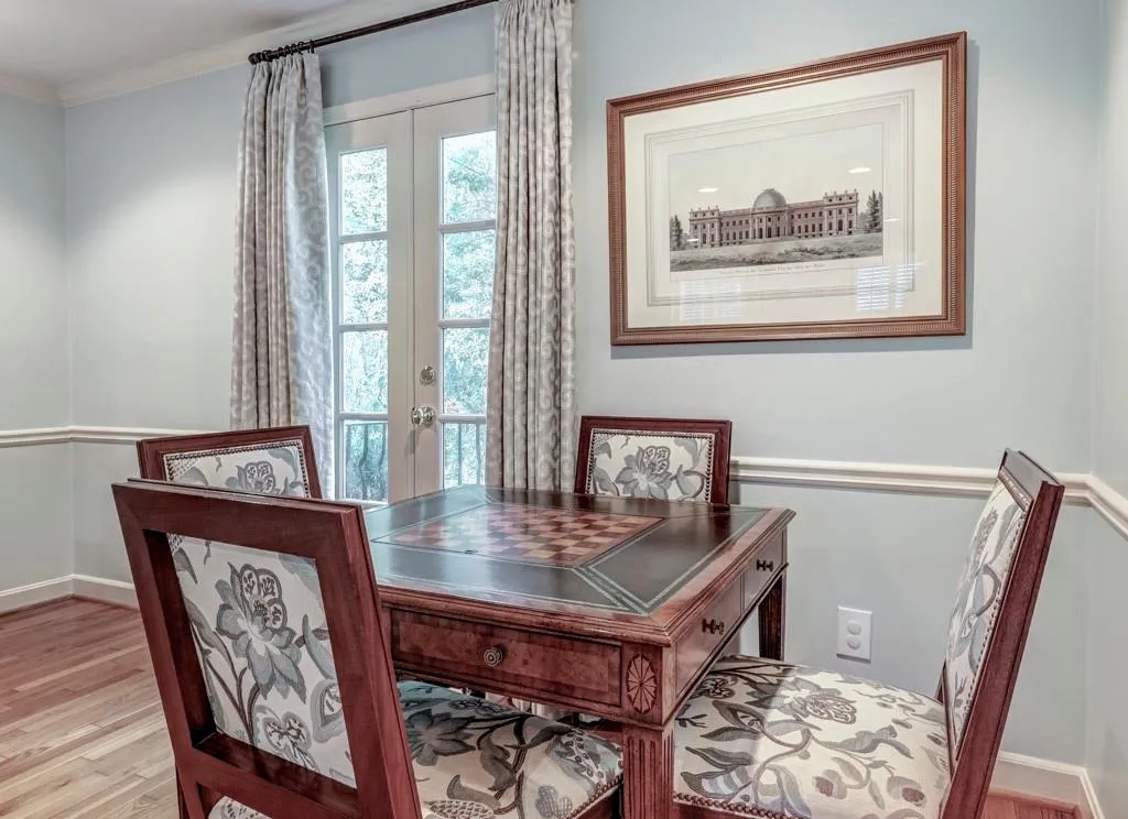 930 Edgewater Court Nw, Sandy Springs, Georgia 30328, 5 Bedrooms Bedrooms, ,4 BathroomsBathrooms,Residential,Sold,930 Edgewater Court Nw,6530508