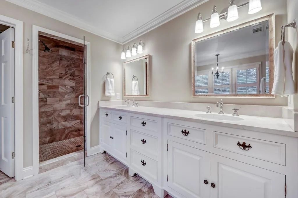 930 Edgewater Court Nw, Sandy Springs, Georgia 30328, 5 Bedrooms Bedrooms, ,4 BathroomsBathrooms,Residential,Sold,930 Edgewater Court Nw,6530508