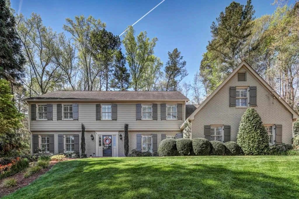 930 Edgewater Court Nw, Sandy Springs, Georgia 30328, 5 Bedrooms Bedrooms, ,4 BathroomsBathrooms,Residential,Sold,930 Edgewater Court Nw,6530508