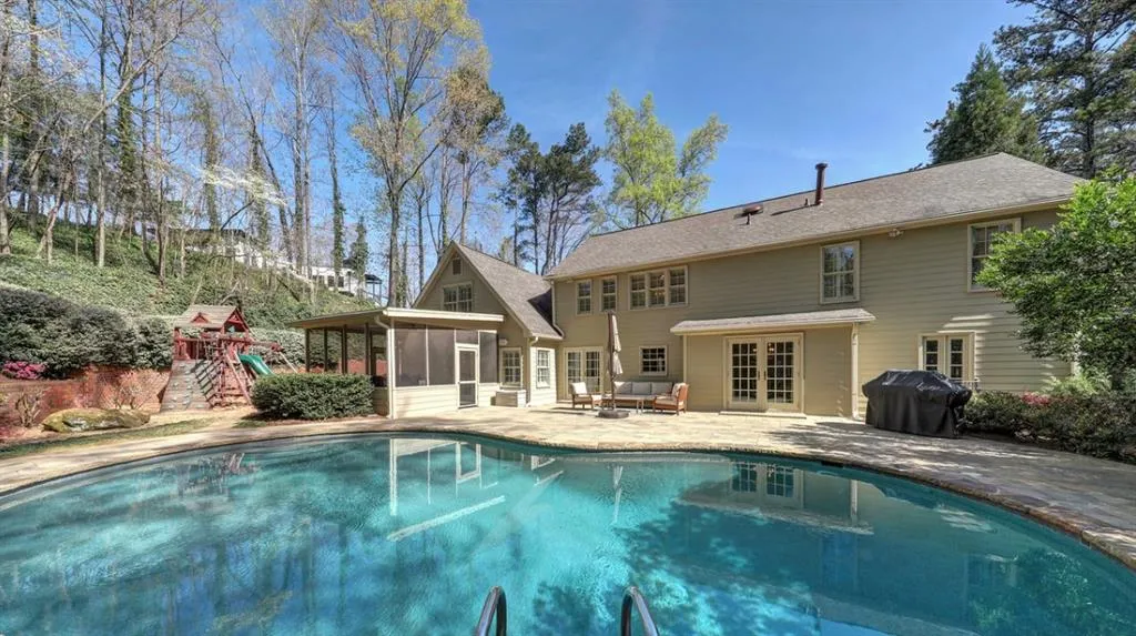 930 Edgewater Court Nw, Sandy Springs, Georgia 30328, 5 Bedrooms Bedrooms, ,4 BathroomsBathrooms,Residential,Sold,930 Edgewater Court Nw,6530508
