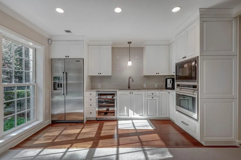 930 Edgewater Court Nw, Sandy Springs, Georgia 30328, 5 Bedrooms Bedrooms, ,4 BathroomsBathrooms,Residential,Sold,930 Edgewater Court Nw,6530508