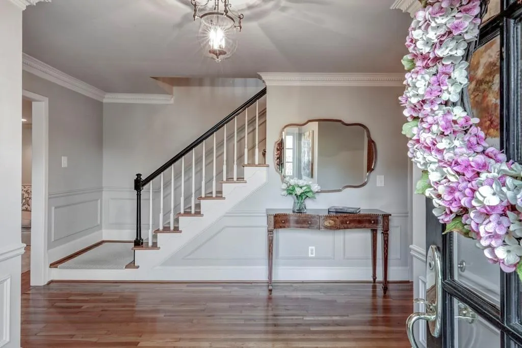 930 Edgewater Court Nw, Sandy Springs, Georgia 30328, 5 Bedrooms Bedrooms, ,4 BathroomsBathrooms,Residential,Sold,930 Edgewater Court Nw,6530508