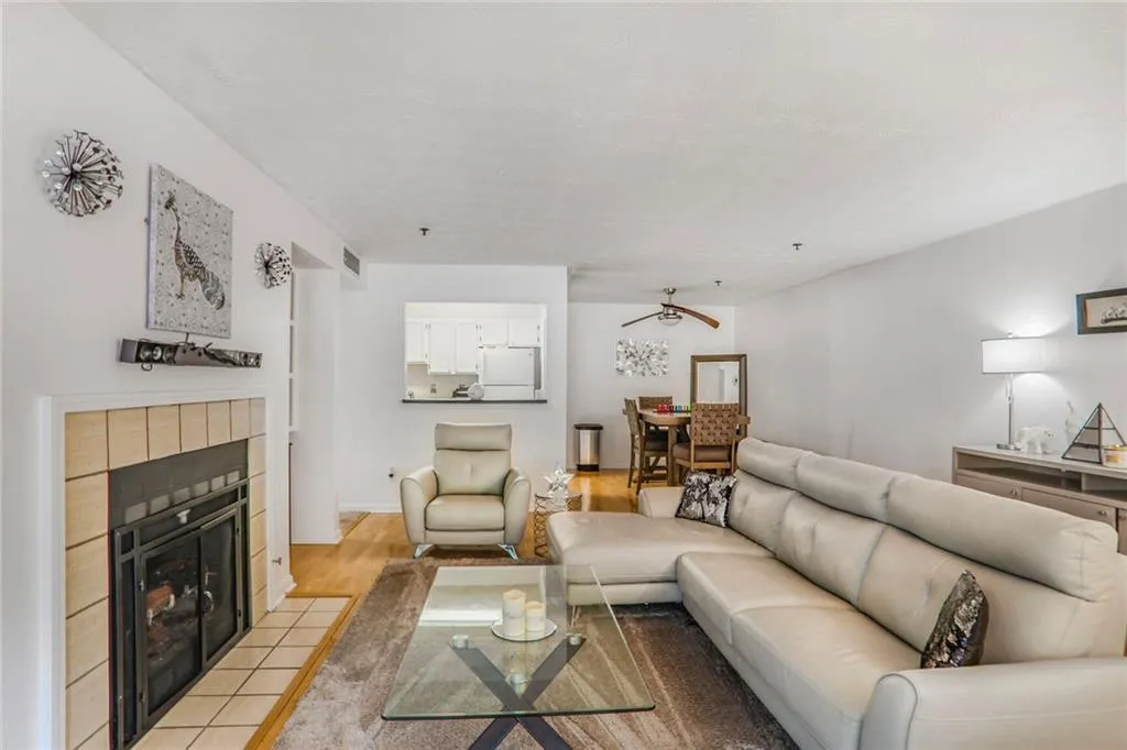 2638 Vinings Central Drive Se Unit 4, Atlanta, Georgia 30339, 1 Bedroom Bedrooms, ,1 BathroomBathrooms,Residential,Sold,2638 Vinings Central Drive Se Unit 4,7569869