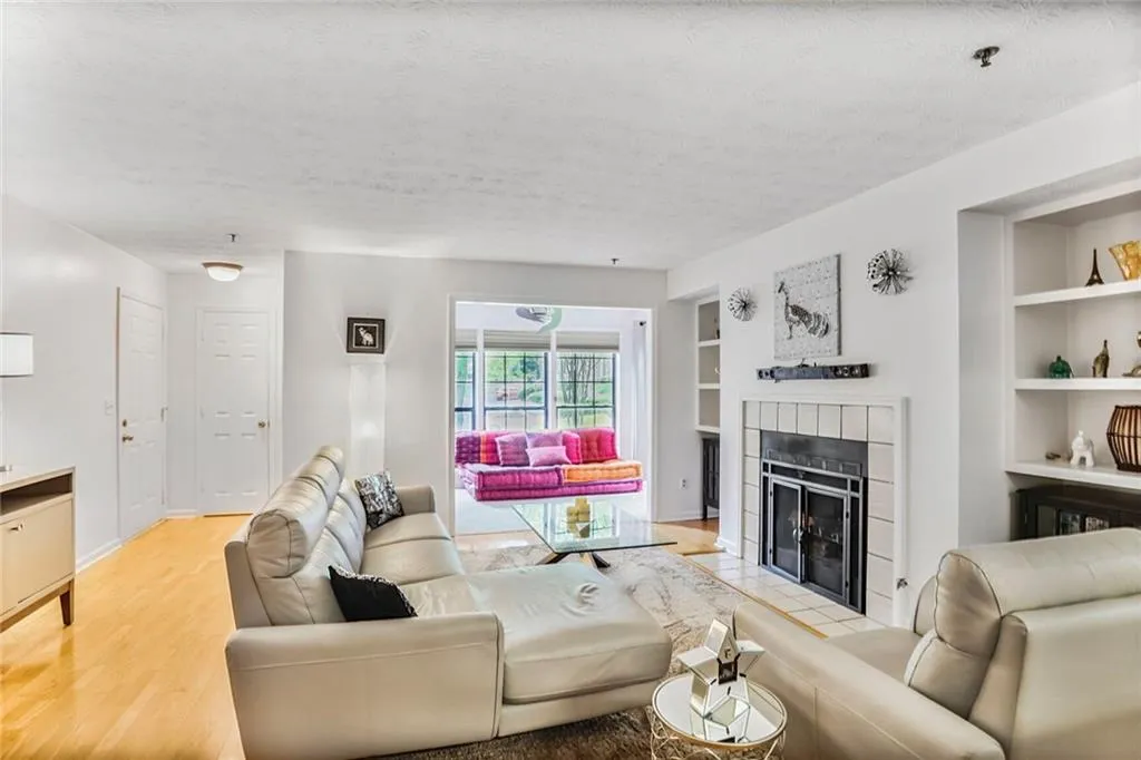 2638 Vinings Central Drive Se Unit 4, Atlanta, Georgia 30339, 1 Bedroom Bedrooms, ,1 BathroomBathrooms,Residential,Sold,2638 Vinings Central Drive Se Unit 4,7569869