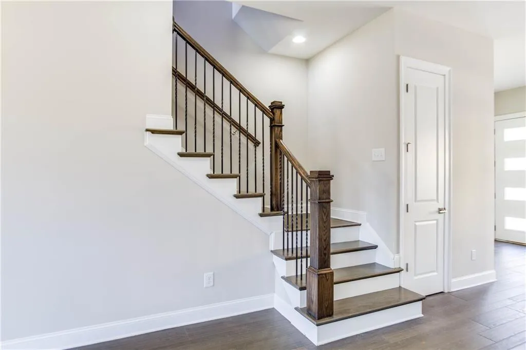 4202 Deming Circle, Atlanta, Georgia 30342, 3 Bedrooms Bedrooms, ,3 BathroomsBathrooms,Residential,Sold,4202 Deming Circle,5812503