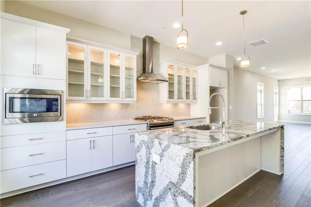 4202 Deming Circle, Atlanta, Georgia 30342, 3 Bedrooms Bedrooms, ,3 BathroomsBathrooms,Residential,Sold,4202 Deming Circle,5812503