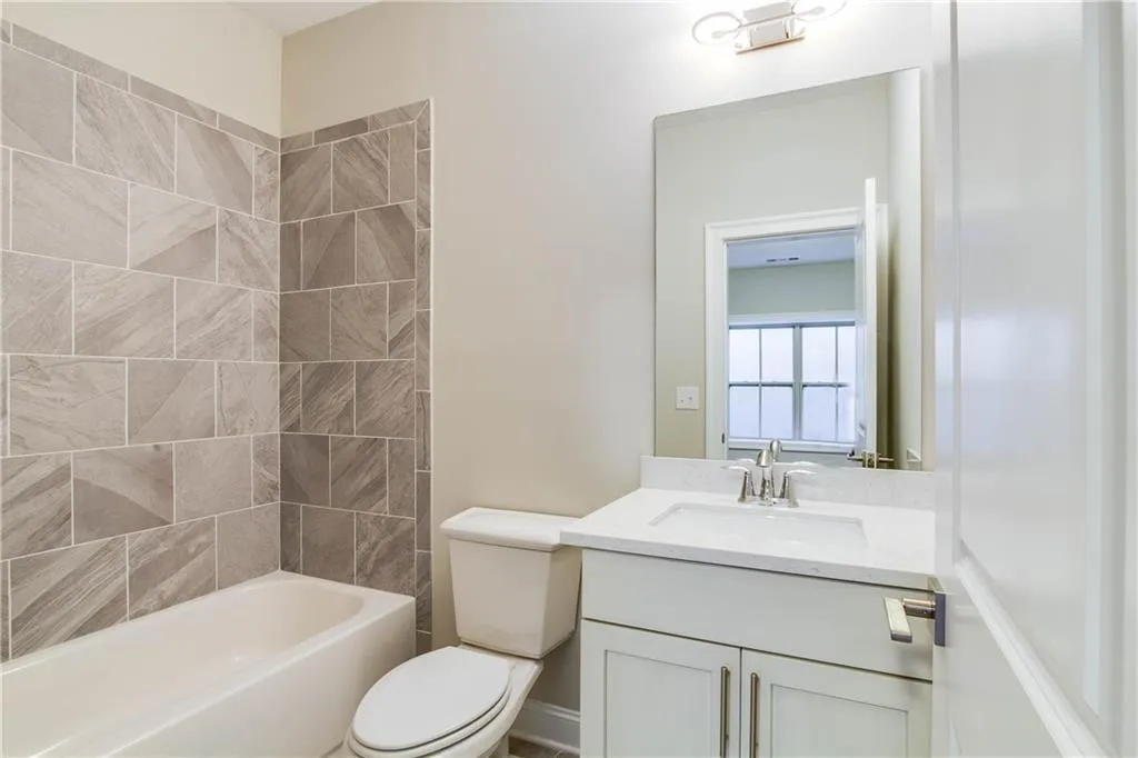 4202 Deming Circle, Atlanta, Georgia 30342, 3 Bedrooms Bedrooms, ,3 BathroomsBathrooms,Residential,Sold,4202 Deming Circle,5812503