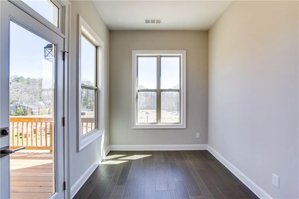 4202 Deming Circle, Atlanta, Georgia 30342, 3 Bedrooms Bedrooms, ,3 BathroomsBathrooms,Residential,Sold,4202 Deming Circle,5812503